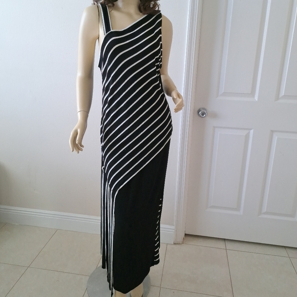 YON DESIGN INC. Dresses & Skirts - DRESS BLACK AND WHITE YON DESIGN INC